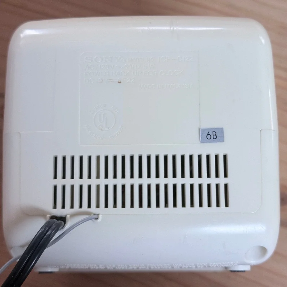Sony Dream Machine ICF-C122 AM/FM Digital Clock Radio Vintage White Cube